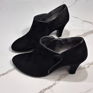 Aerosoles Black Women's Suede Leather Ankle Booties Classic Heeled Shoes Size 8